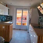 A Saint-aygulf, A 50 M De La Plage, Avec Parking Prive Apartment Frejus