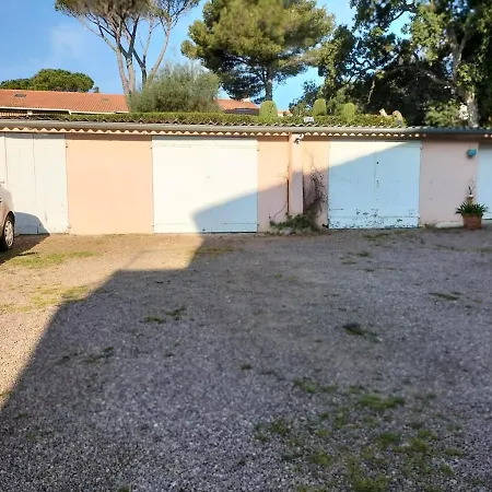 A Saint-aygulf, A 50 M De La Plage, Avec Parking Prive * Frejus