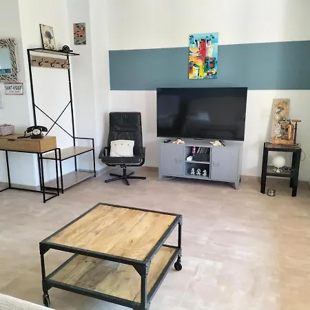 A Saint-aygulf, A 50 M De La Plage, Avec Parking Prive Apartamento