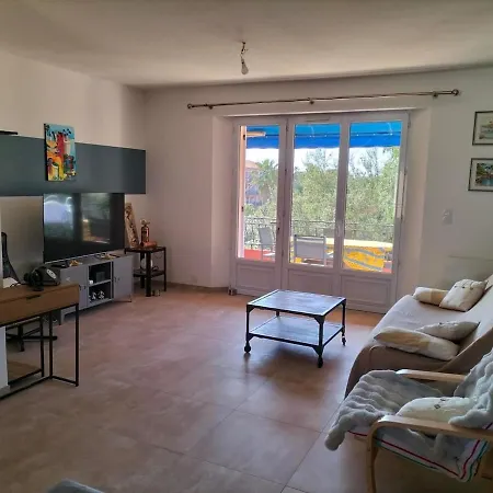 A Saint-aygulf, A 50 M De La Plage, Avec Parking Prive Apartamento Fréjus
