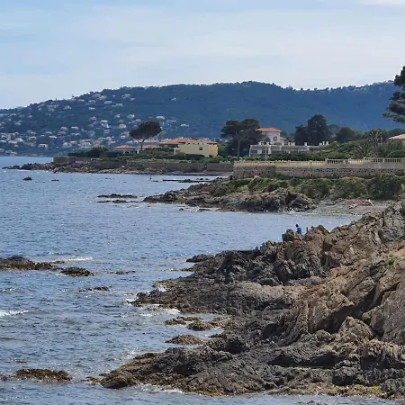 شقة A Saint-aygulf, A 50 M De La Plage, Avec Parking Prive Fréjus