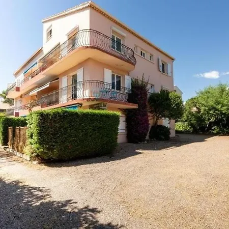 A Saint-aygulf, A 50 M De La Plage, Avec Parking Prive شقة