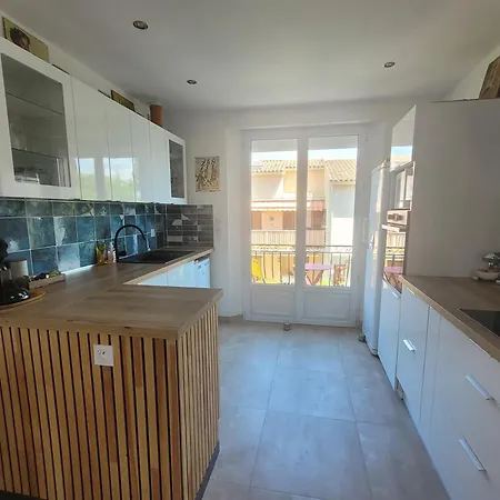 A Saint-aygulf, A 50 M De La Plage, Avec Parking Prive