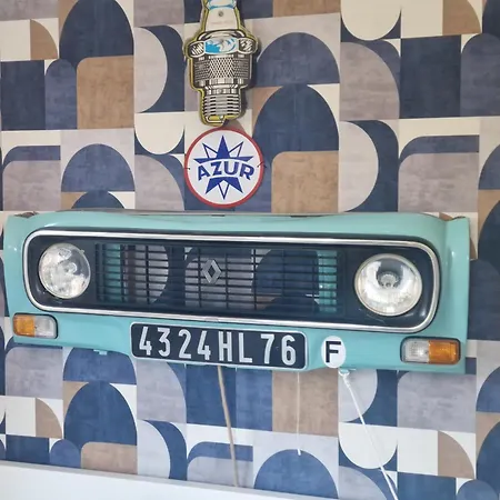 A Saint-aygulf, A 50 M De La Plage, Avec Parking Prive *